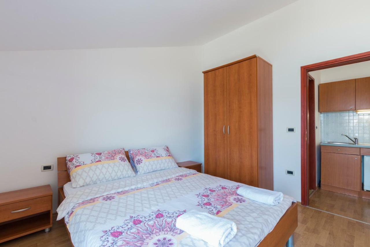 Apartments Riva Медулин Экстерьер фото